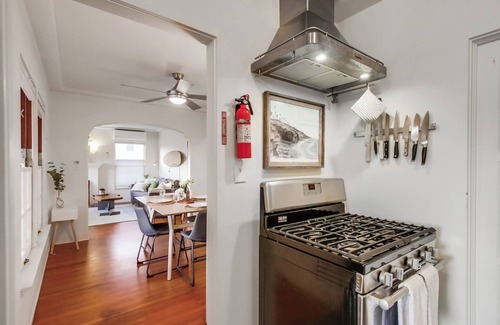 Ocean Beach House | Cozy Beach Cottage A/C, Ocean View, Parking, Pets OK, Sleeps 6, 2 Blks to Cliffs