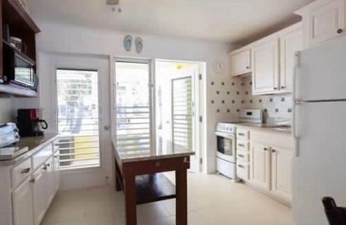 Rum Point Cottage | Charming Beach Cottage at The Sea Lodges in Cayman Kai