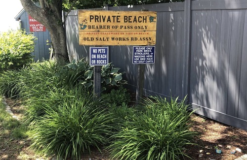 Westbrook Center Cottage | Inviting Beach Cottage Just Steps from the Sand