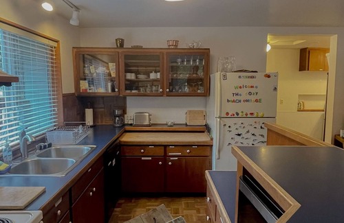Olympia Cottage | Charming Beach Cottage on Budd Bay - Pet Friendly Retreat
