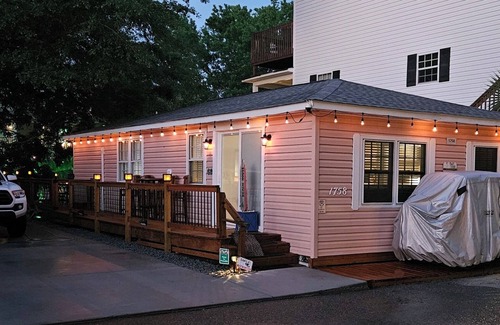 Surfside Beach Cottage | Beachside Cottage with Pool & Ocean Views near Magnolia Lake