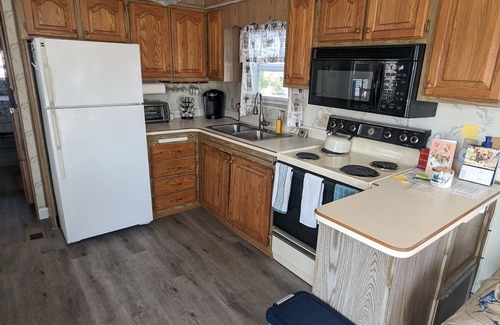 Nettles Island House | Inviting Beach Retreat with Spa and Pet-Friendly Perks