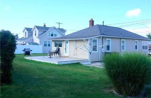 Old Lyme House | Cozy Beach House - Available year round