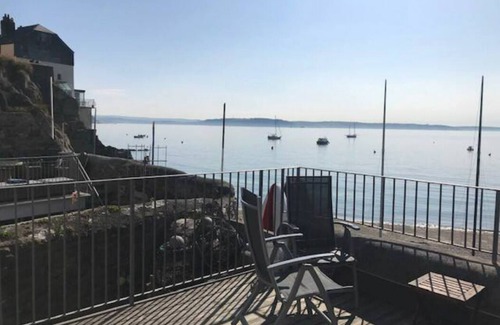 Cawsand House | Inviting Beach House Retreat with Pool & Ocean View