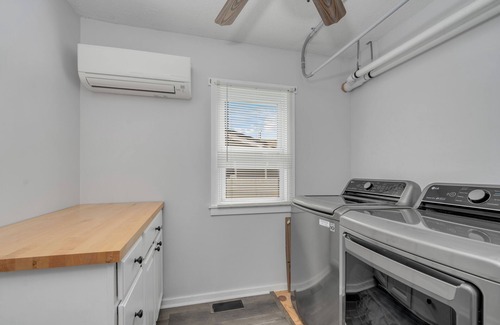 Villas House | Inviting Beach House in Cape May with Jacuzzi & Game Room