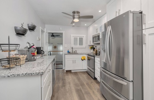 Villas House | Inviting Beach House in Cape May with Jacuzzi & Game Room