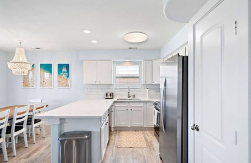 Jamaica Beach House | Cozy Beach House with Game Room, Steps from Beach