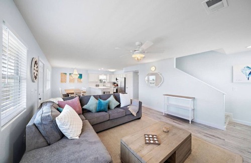 Jamaica Beach House | Cozy Beach House with Game Room, Steps from Beach