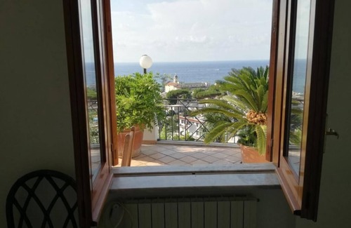 Casamicciola Terme House | Cozy Beach House with Private Terrace, Steps from the Sea