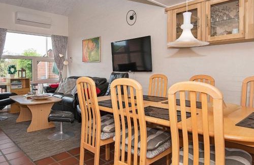 Blavand Strand House | Cozy Holiday Home for 4 in Blåvand - Family Friendly Getaway