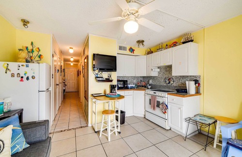 North Beach Condo | Beach View Getaway with Pool & Spa Amenities Await!