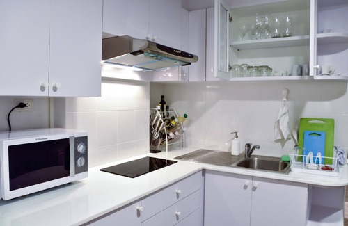 Cha-am Condo | Beachfront Condo with Hot Tub & 10/10 Guest Rating