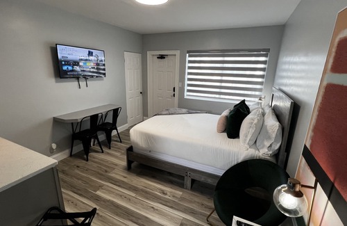 Daytona Beach Hotel | Modern Beachside Boutique Suite with Kitchen by Oceano Suites