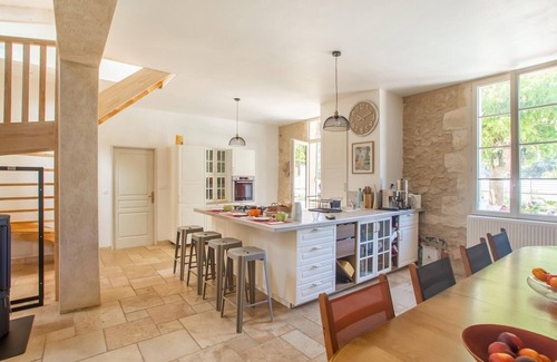 Bergerac House | Family-Friendly Holiday Home with Private Pool & 10/10 Rating