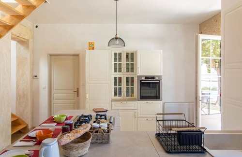 Bergerac House | Family-Friendly Holiday Home with Private Pool & 10/10 Rating