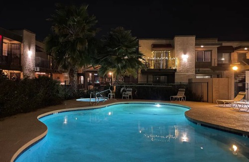 Camelback East Condo | Inviting Biltmore Condo with Heated Pool and Hot Tub