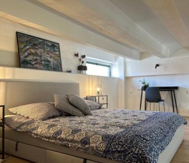 Brno-stred Apartment | Inviting Blue Flat: 4-Star Stay with Family-Friendly Amenities