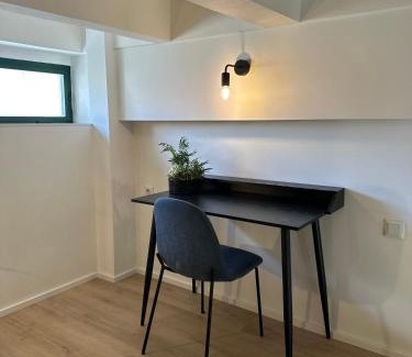 Brno-stred Apartment | Inviting Blue Flat: 4-Star Stay with Family-Friendly Amenities