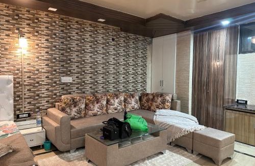 New Delhi Apartment | Bohemian Studio Apartment - 4-Star Comfort Awaits