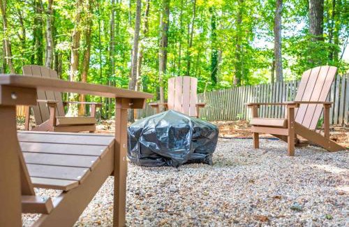 Cary Villa | Charming Boho Retreat Near Downtown Kildaire Farms