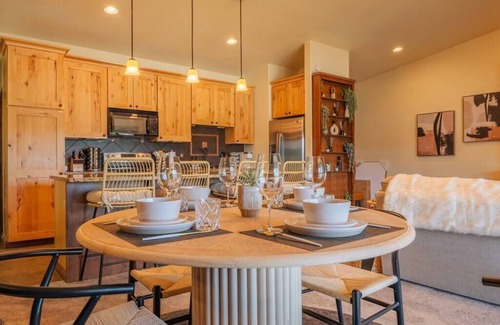 Dillon Condo | Inviting Boho Retreat with Mountain and Lake Views