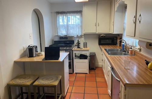 Newlands House | Inviting Boulder Cottage with Hot Tub & Spa Amenities