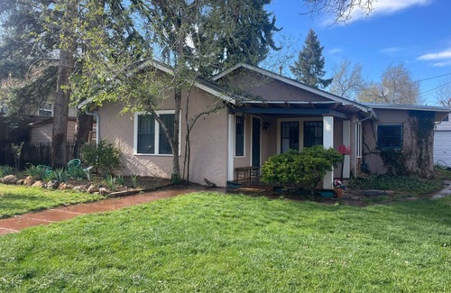 Newlands House | Inviting Boulder Cottage with Hot Tub & Spa Amenities