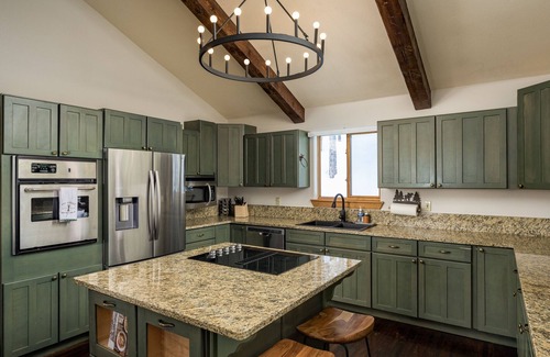 Westridge Ski Chalet | Inviting Breck Chalet with Sauna, Hot Tub & Fire Pit