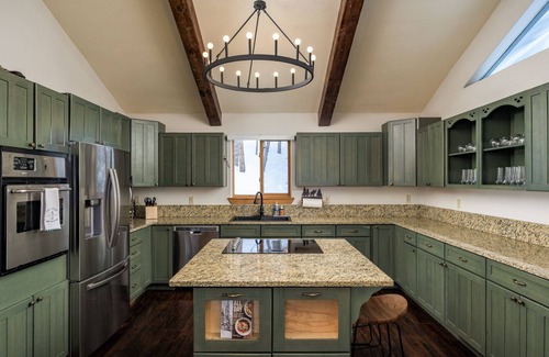 Westridge Ski Chalet | Inviting Breck Chalet with Sauna, Hot Tub & Fire Pit