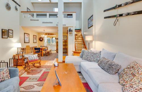 Bretton Woods Apartment | Inviting Bretton Woods Ski-In/Ski-Out Condo with Deck