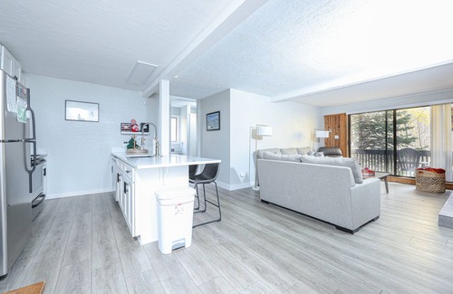 Brian Head Condo | Stay at The Ridges H2 - Steps from Giant Steps Ski Slopes