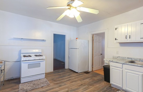 Brooklawn - St. Vincent Apartment | Charming Bridgeport Apartment: Convenient to Downtown!