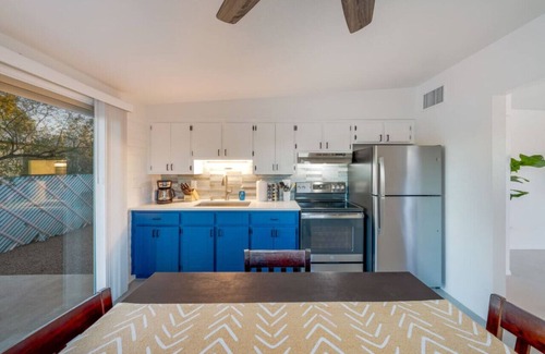 St. Francis Cabrini Apartment | Immaculate Central Retreat with Spa and Kitchen Amenities
