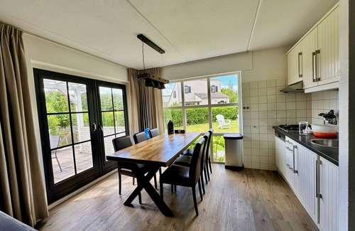 De Cocksdorp House | Bright Bungalow with Pool and Ocean View in De Cocksdorp