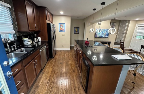 South Kansas City House | Relaxing Brookside Comfort: Pet-Friendly with Onsite Parking