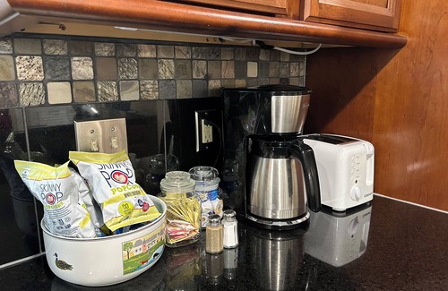 South Kansas City House | Relaxing Brookside Comfort: Pet-Friendly with Onsite Parking