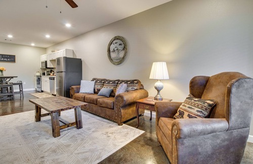 Bull Shoals Condo | Inviting Bull Shoals Condo Retreat - Steps from the Lake!
