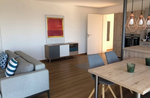 Hagnau House | Cozy bungalow with a fantastic panoramic view of the Alps and the lake.