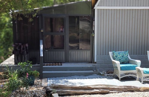 Quitman House | Pet-Friendly Bungalow Minutes from Lake Fork - 10/10 Rated