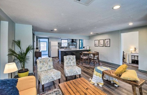 Shady Acres House | Cozy Bungalow Home, The Heights, 6 miles to Downtown!