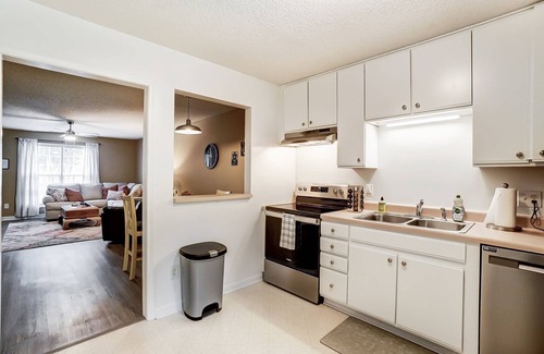 Wingate Apartment | Cozy Bungalow in Wingate w Patio, Grill, Firepit - Easy Access To Bypass & Monroe! 20% Off Aug Stays