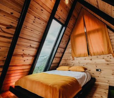 Ardesen Ski Chalet | Pet-Friendly Bungalow with Jacuzzi and Oceanfront Views
