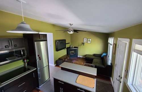 Westerose Cabin | Inviting Cabin Retreat at Pigeon Lake with Ocean Views