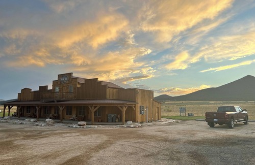 Almo Cabin | Cozy cabin #1 & AC, WiFi in Almo ID by City of Rocks National Park