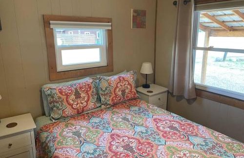 South Fork House | Inviting Cabin #1 at Aspen Ridge - Pet-Friendly Retreat