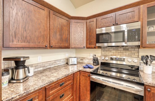 Rockerville Apartment | Cozy Cabin 10 Minutes From Mt Rushmore