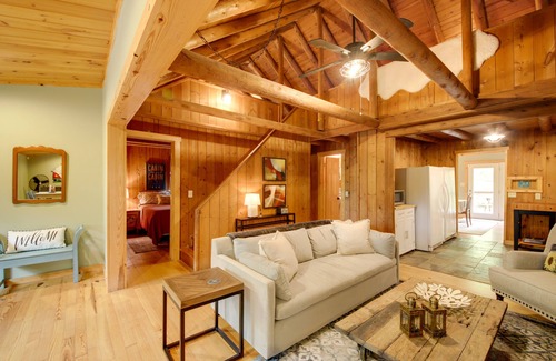 Bath Cabin | Liberty Vacation Rental: Perfect Escape Near Brookville Lake