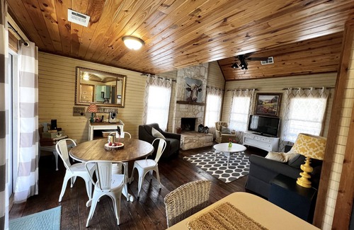 Wills Point Cabin | Adorable Cabin Near Trade Days – Perfect for Families!