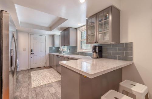 Tahoe Vista House | Charming Tahoe Cabin with Hot Tub, Steps to Lake