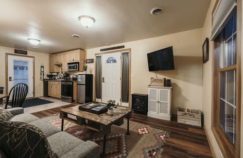 Fish Creek Cottage | Relaxing Retreat with Heated Pool by Peninsula State Park